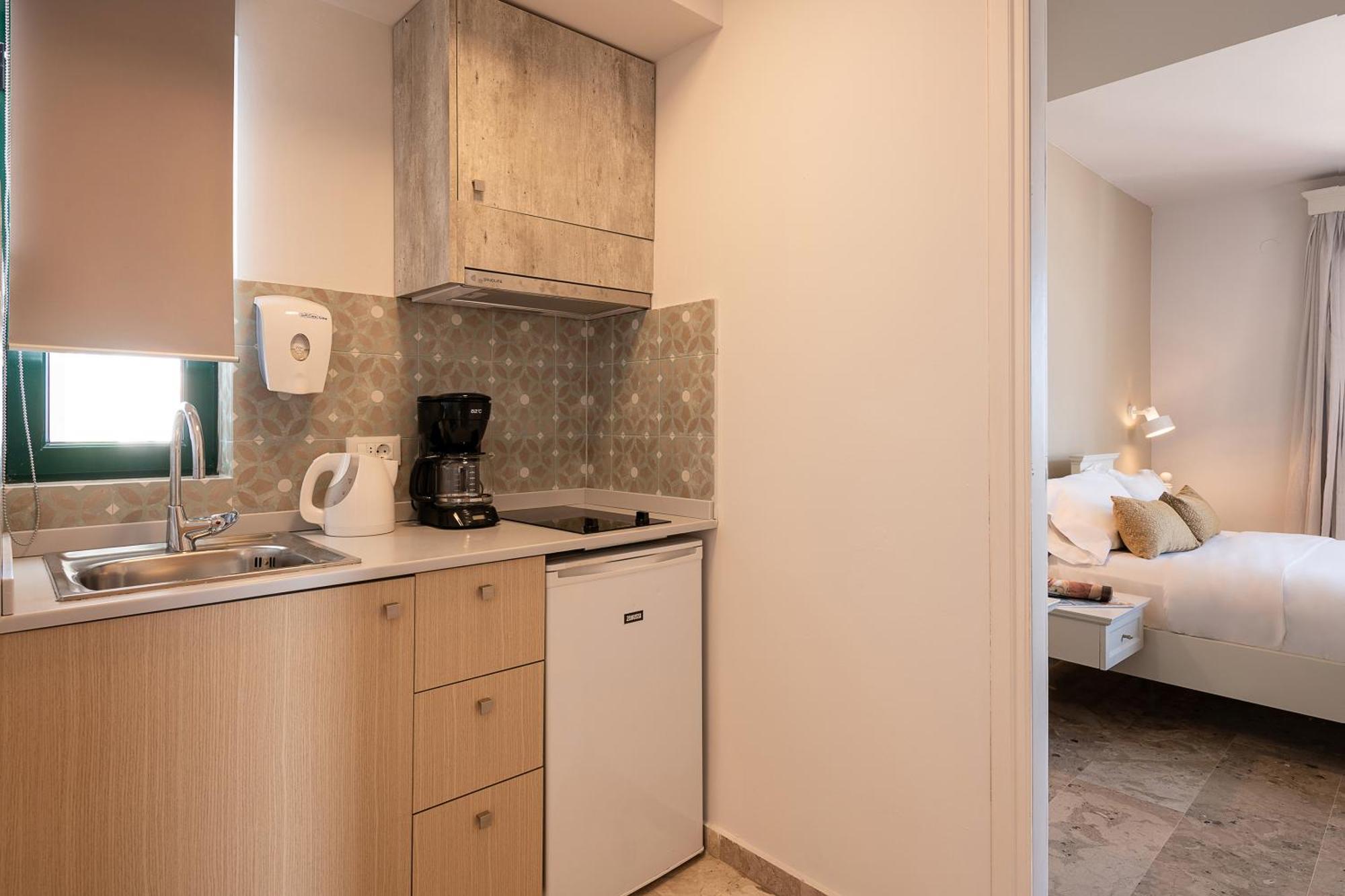 Caldera Village Agia Marina 部屋 写真